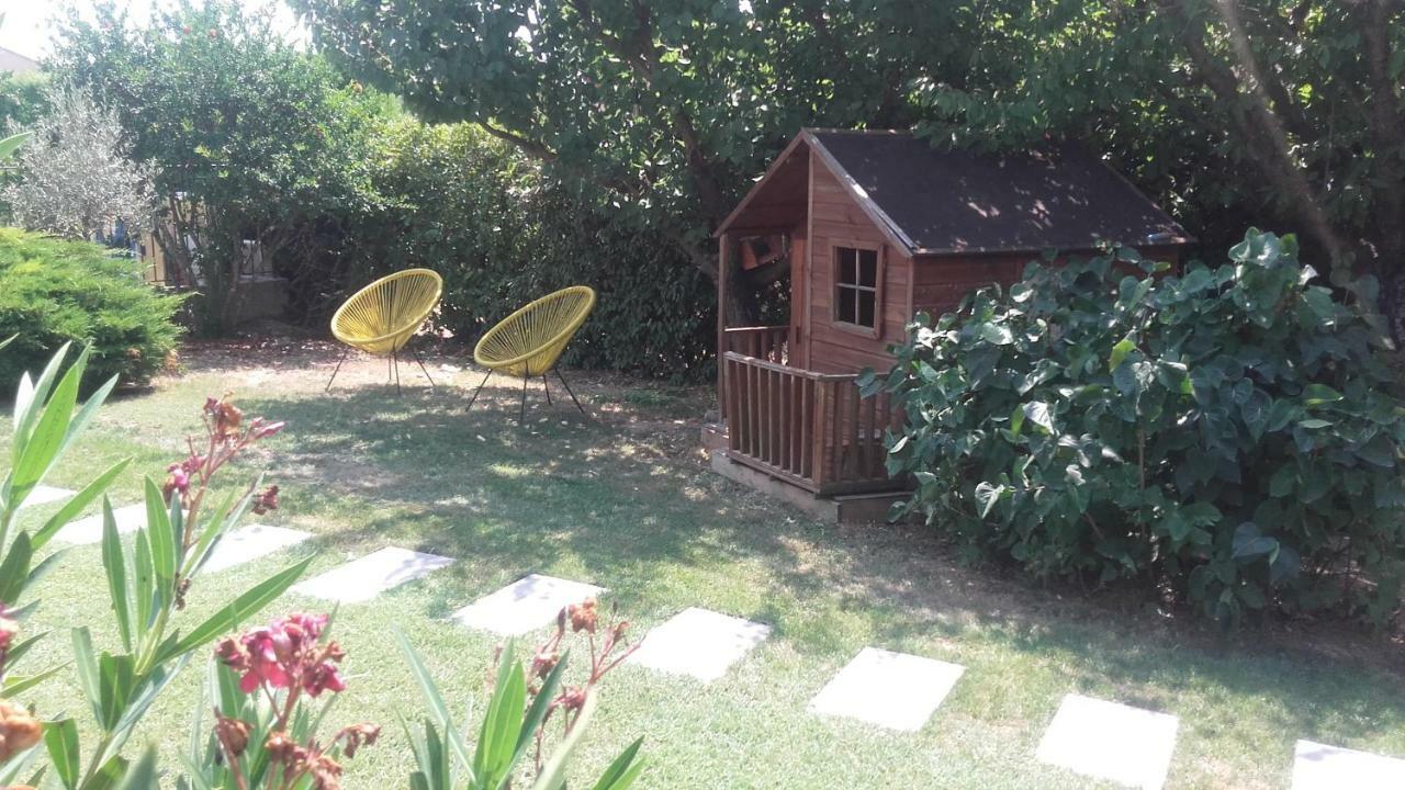 Gite L'Annexe Villelaure Екстер'єр фото